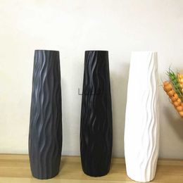 Luxury Plastic Black Vase White Abstract Vintage Tall Modern Vase Long Grand Dekoration Wohnzimmer Wedding Decoration Table MZY HKD230823