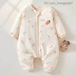 Pyjamas 0-24 months old baby sleeping bag Summer thin layer sleeping bag 0.5Tog integrated sleeping suit Beige wheat printed anti kick blanket Z230810