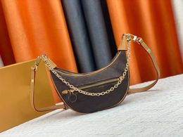 Designer Shoulder Bag The latest handbag Fashion Classic Handbag Fashion brand Crossbody Bag Half moon baguette package. 81098