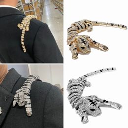 Pins Brooches Silver Gold Colour Tiger Brooch Winter Fashion Jewellery Beautiful Wedding Pin Women And Men Accessories Gift 230809