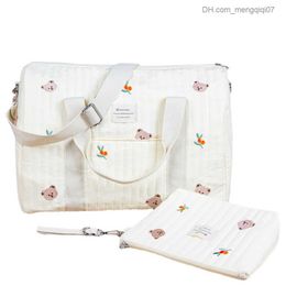 Diaper Bags 40cm Cotton Fabric Zipper Quilted Urine Bag Embroidered Pattern Baby Bear Beige Stoller Bag New Travel Shoulder Bag Z230811