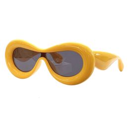 Sunglasses Frames Unique Candy Colour Sexy Lip For Women Luxury Brand Yellow LW40099I Gradient Sun Glasses Men Punk Hip Hop Shades 230809