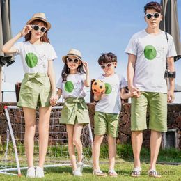 Family Matching Outfits Family Matching Clothes Summer Mum Daughter Dresses Dad and Son Matching T-shirts with Shorts Holiday Matching Couple Outfits R230810