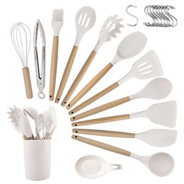 Cooking Utensils White Food Grade Silicone Kitchen Cookware Turner Spatula Spoon Wooden Handle Practical Tool Kitchenware Set 230809