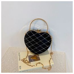 Evening Bags Female Velvet Handbag Vintage Velour Heart Design Evening Bag Wedding Party Bride Clutch Purse 230809