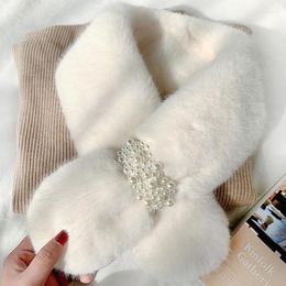 Scarves Fashion Pearl Buckle Women Cross Scarf Soft Plush Winter Warm Neck Warmer Elegant Faux Fur Collar Ladies Snood