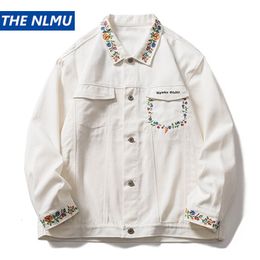 Mens Jackets Vintage White Denim Jacket Men Hip Hop Streetwear Flower Embroidery Jean Cotton Autumn Harajuku Varsity College Coat 230809