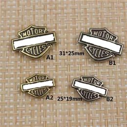 Pins Brooches Wholesale Personalised European and American Men's Stainless Steel Motorcycle Skull Brooch 100pcsLot 230809