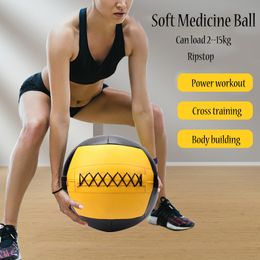 Fitness Balls Fitness Soft Medicine Ball Wall Ball For Strength Workout Cross Training Full Body Exercise PU Leather Ripstop Durable 2-15kg 230811