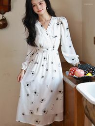 Casual Dresses Women Flowers Print White Chiffon Dress Chic Puff Sleeve V-Neck Midi 2023 Korean Spring Elegant Beach Party