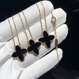 Designer Women Clover Necklace Fashion luxury 15mm Flowers Four-leaf Cleef Pendant Necklaces Jewelry agate for Men Gold Chain moissanite necklaces Gift