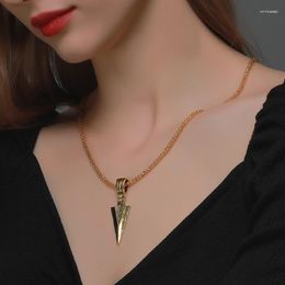 Pendant Necklaces IHUES Personality Triangle Spear Necklace For Women Vintage Metal Arrow Sweater Chain Men Party Decoration