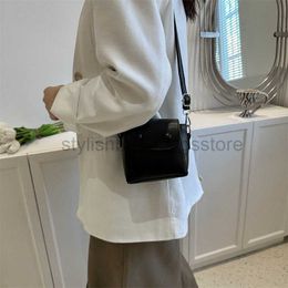 Shoulder Bags Small Design 2023 New Texture Trend Sweet Girl Spicy Girl Spring/Summer Twist Mini Crossbody Bagstylishhandbagsstore