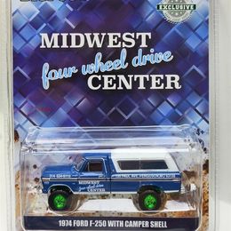 Diecast Model 1 64 1974 Ford F 250 with Recreational vehicle case green version Collection of car models 230810