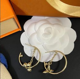 Classic Designer Flower Shape Charm Stud Earrings Luxury Women Brand Letter Steel Seal Earring Stainless Steel 18K Gold Plated Earhook Fashion Jewellery Accessories