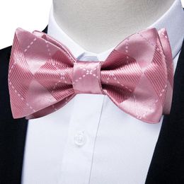 Bow Ties Classic Pink Plaid Self-tie Bowties For Man Wedding Party Men Hanky Cufflinks Suit Set Male Accessories Butterfly Nots