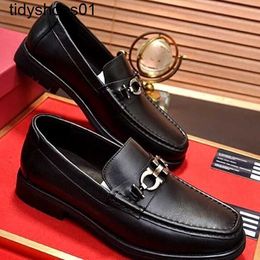 2023 Business Feragamos dress Casual Leather Shoes British Men's Genuine Leather Horse Titles Buckle Soft Sole Lefu Shoes