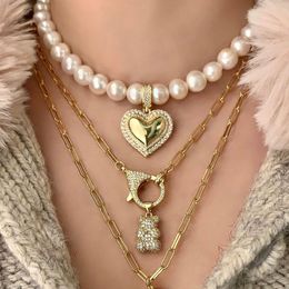 Pendant Necklaces Exquisite Charm 18K Plated Brass Micro inlaid Zircon Heart Bears Pendant Necklace Handmade Freshwater Pearl Beaded Collar 230810
