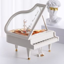 Decorative Objects Figurines Classic Rotating Dancer Hand Crank Musical Boxes Romantic Classic Piano Model Dancing Box Birthday Wedding Gift 230810
