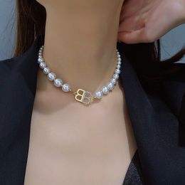 Klassische Glas Perlenschnur Doppelbuchstaben BB Choker Halskette für Frauen Geschenk