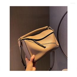 Duffel Bags EOS 2023 Summer Geometric Patchwork Bag Cowhide Small And Medium Distressed Shoulder Crossbody Handbag For Women