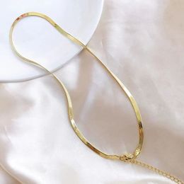 Collane con pendenti di design di marca di lusso placcato oro 18 carati Collane con ciondolo girocollo con lettera in acciaio inossidabile Perline Accessori per gioielli a catena Regali