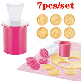 Baking Moulds 7PCS/Lot Cartoon Cookies Stamps Molds Plunger Chocolate Fondant Cake Embosser Cutter Bakeware Kitchen DIY Decorating Tools