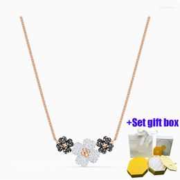 Chains Fashion Charm Rose Gold Black And White Four-leaf Clover Flower Jewellery Necklace Suitable For Beautiful Women Free Of Freight