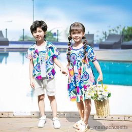 Family Matching Outfits Summer Beach Family Matching Outfits Mother Daughter Cute Dresses Dad Son Floral Shirt Holiday Couple Clothing R230811