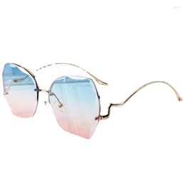 Sunglasses Fashion Brand Design Vintage Rimless Women Men Retro Cutting Lens Metal Curved Temples Gradient Sun Glasses Female