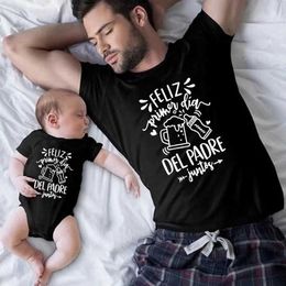 Passende Familien-Outfits: „Happy First Fathers Day“-Hemden, passende Familien-Outfits, T-Shirt-Body in Baumwolloptik für Papa und Baby, als Geschenke zum Vatertag für Neugeborene