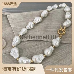 Pendant Necklaces French Irregular Baroque Pearl Necklace Women's Design Sense OT Buckle Temperament Versatile Collar Chain J230811