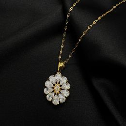 Pendant Necklaces MANDI Oval Zircon Non-fading Women's Daily Simple Jewelry 18k Gold-plated Flower Shaped Clavicle Chain For Lady