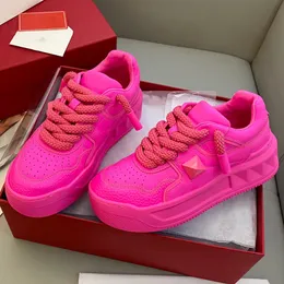 San Valentino da donna coppia le scarpe da corsa per la migliore qualità Designer di lusso piattaforma Sneaker 1 per una vendita in pelle di alta qualità in vendita di alta qualità di alta qualità