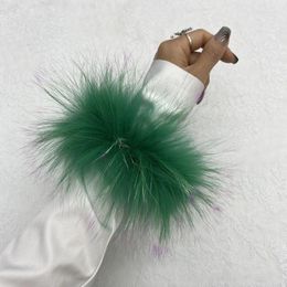 Bangle Real Raccoon Fur Snap Cuffs Arm Warmer Bracelet Sleeve Wrist Detachable Fluffy Hand Women Wristband Bracelets