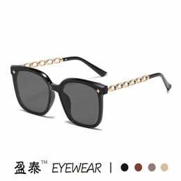 2023 New Chain Mirror Leg Women's Network Red Large Frame Sunglasses INS Fashion Trend Street Photo Glasses