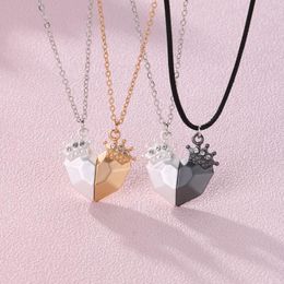 Chains Lovecryst 2Pcs/set Heart Magnetic Rhinestone Alloy Crown Couple Necklace Simple And Wild Valentine's Day Gift
