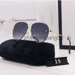 Designer G G Sunglasses Cycle Luxurious Fashion Sport Polarize Gu Sunglass For Man Woman Vintage Baseball Beach Sports Driving Golden Grey Rimless Round Sun Glasses