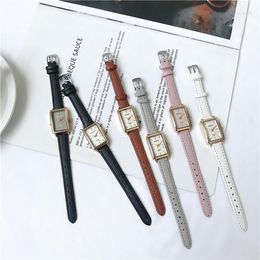 Wristwatches Sdotter Elegant Rectangle Vintage Woman's Watches Leather Retro Women Wristwatch Simple Small Ladies Quartz Clock Casual