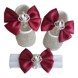First Walkers Luxury Crown Bow Girl Shoes Headband Suit born Pography Shiny Baby Christening Soft Comfortable Infant Footwear 230812