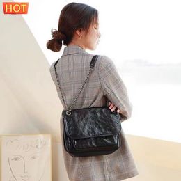 Versatile shoulder bag Designer Bag Niki Utility Bag Medium Chain Bag Messenger bag Luxury Oil wax leather classic flap designer bag Cross Body Women Wallets work bag