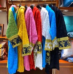 2023 Men's Sleepwear Mens Womens Home Robes Shawl Collar Cotton Soft Fluffy thin Designer Brand Luxury Vintage Bathrobe Pajamas Unisex Lovers Dressing Gown