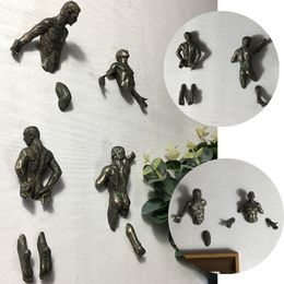 Decorative Objects Figurines 3D Through The Wall Decoration Rock Climber Wall Art Statue Sculpture 230812