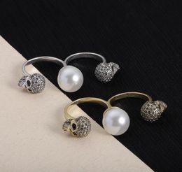Trendy Rhinestone Skeleton Rings Luxury Designer Pearl Double Finger Ring Bijoux Women Lady Jewelry Supplies Ring Hip Hop Finger Ring
