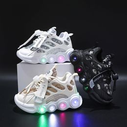 Sneakers Kids Fashion LED Light Shoes Letter Webbing Mesh Breathable16years Old Luminous Casual Sports Boys 230812