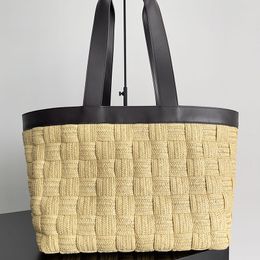 2023 New Designer Cassette Tote Bag Intreccio Woven Raffia Shoulder Bag with Leather Trimming Fashion Women Shopping Purse Big Space