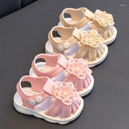 First Walkers Zapatillas 0-3 Year Old Girls Sandals Summer Sneakers Princess Shoes Anti Slip Soft Baby Items Sole Cute Flower Kid