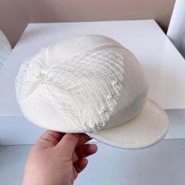 Berets 202308-xx Chic Drop Pearl Mesh Milk White Wool Flet Grace Lady Sboy Cap Octagonal Visors