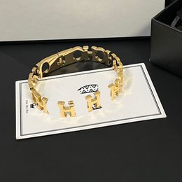 Y27C Bangle 2023 고품질 디자이너 팔찌 스테인리스 스틸 골드 도금 브레이슬릿 패션 보석 남성 및 여성 브랜드 편지 액세서리 보석상