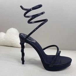 Rene Caovilla Plateau-Absatz-Sandalen für Damen, Strass-Sandalen, 13 cm, superhoher Schuh, modische Luxus-Designer-Kleiderschuhe, schlangenförmige, gewundene Party-Schuhe aus Satin